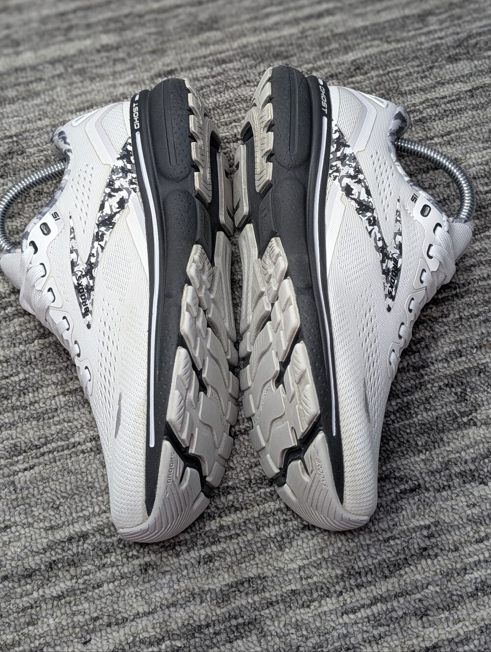 Women's Brooks Ghost 15 Running Shoes - Size 7.5 - Picture 5 of 8